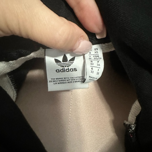 Adidas long sleeve crop hoodie in size XS. Black front. Pink and white sleeves - Picture 10 of 11